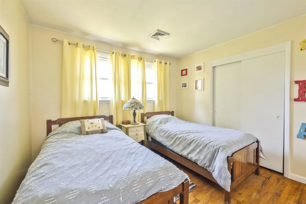 821 Cape Avenue Cold Spring, NJ 08204