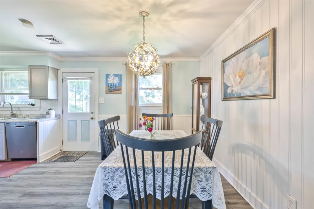 821 Cape Avenue Cold Spring, NJ 08204