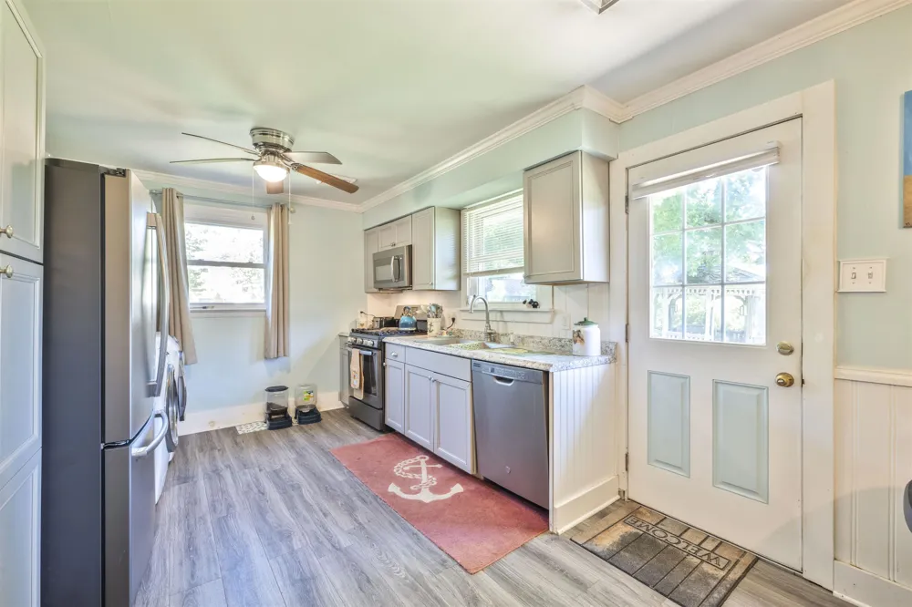 821 Cape Avenue Cold Spring, NJ 08204