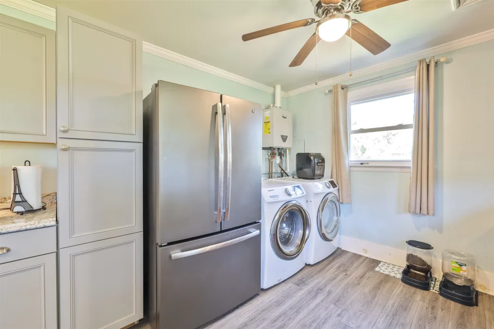 821 Cape Avenue Cold Spring, NJ 08204