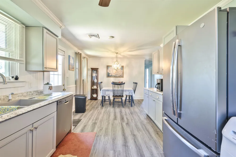821 Cape Avenue Cold Spring, NJ 08204