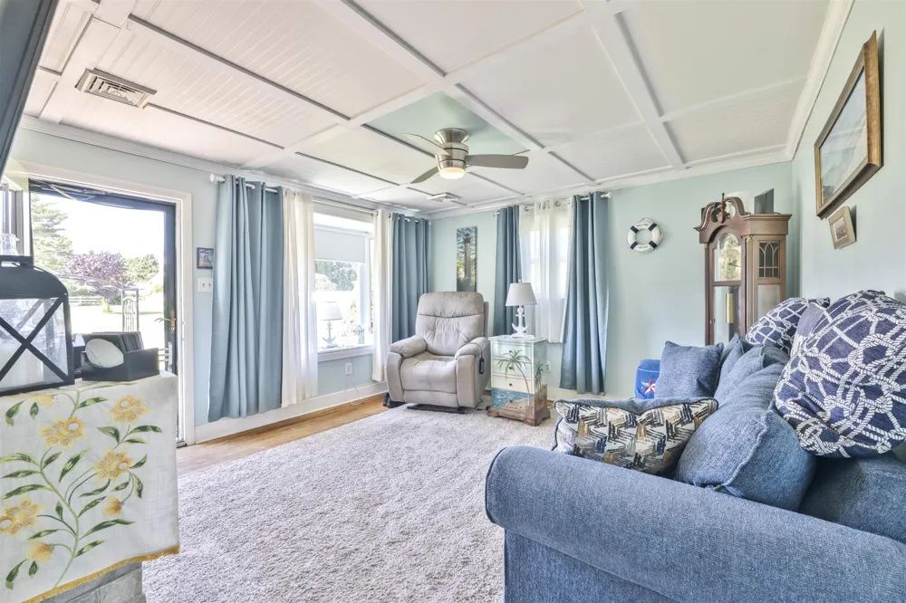 821 Cape Avenue Cold Spring, NJ 08204