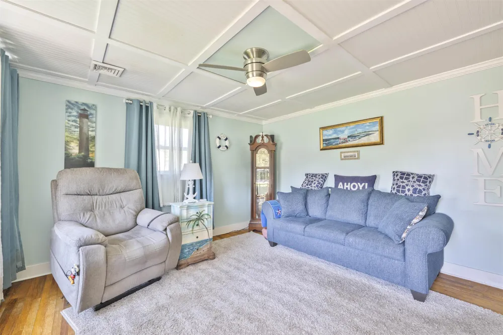 821 Cape Avenue Cold Spring, NJ 08204