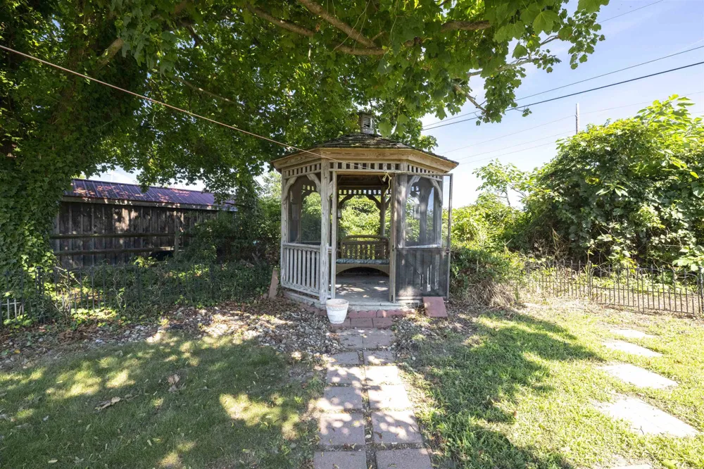 821 Cape Avenue Cold Spring, NJ 08204