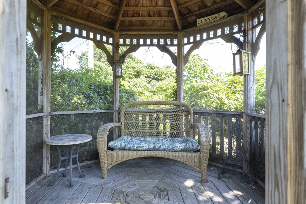 821 Cape Avenue Cold Spring, NJ 08204