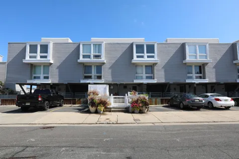 151 N Annapolis Ave