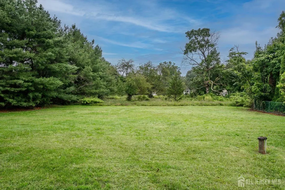 122 Cortelyous Lane Franklin, NJ 08873
