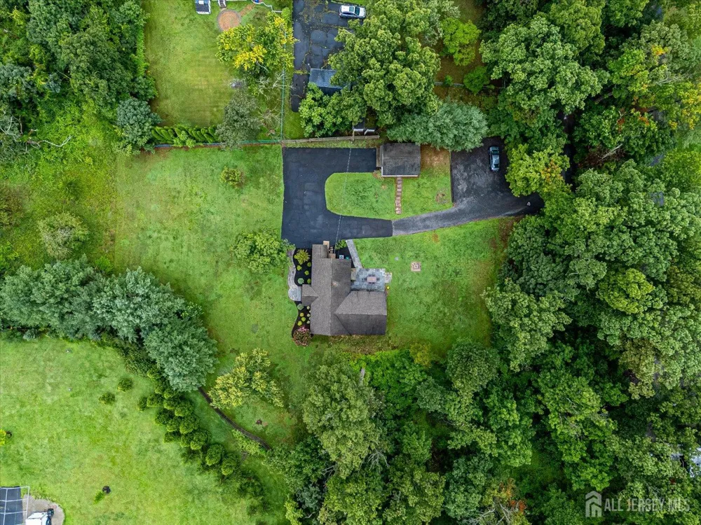 122 Cortelyous Lane Franklin, NJ 08873