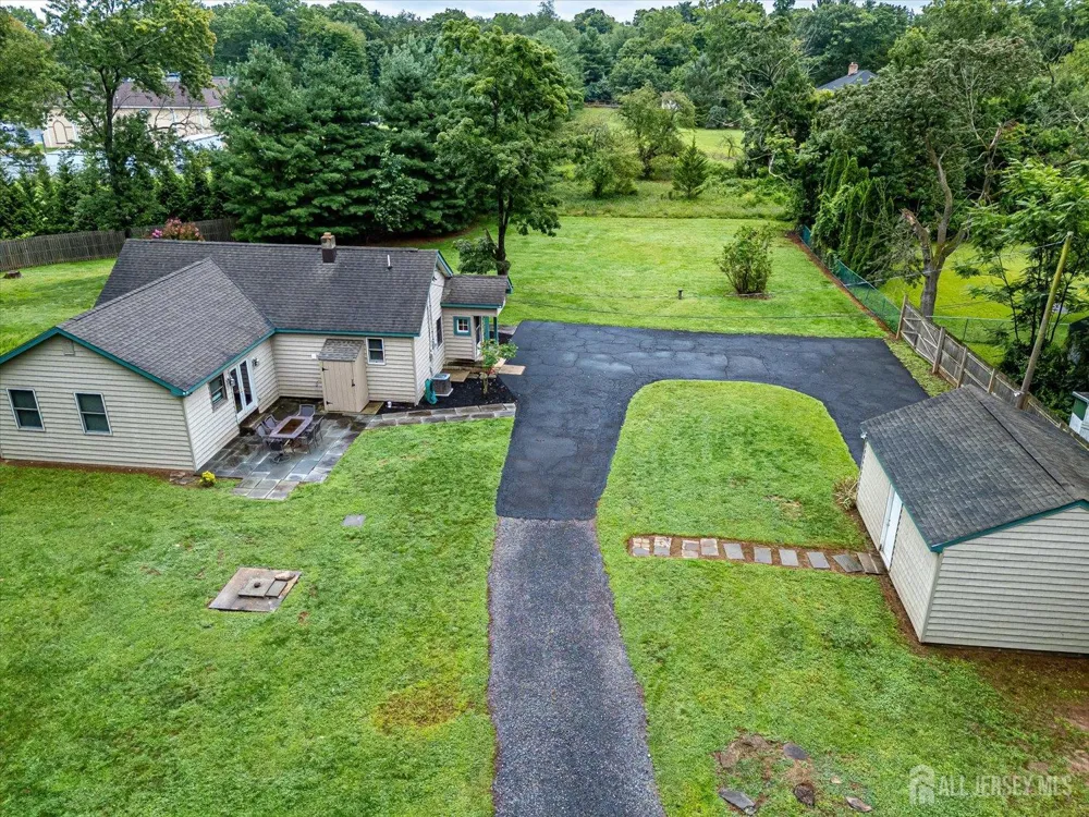 122 Cortelyous Lane Franklin, NJ 08873