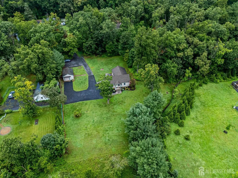 122 Cortelyous Lane Franklin, NJ 08873