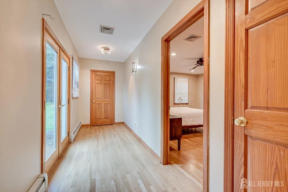 122 Cortelyous Lane Franklin, NJ 08873