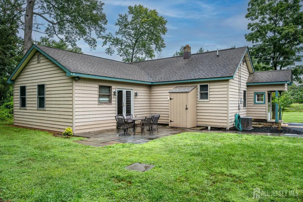 122 Cortelyous Lane Franklin, NJ 08873