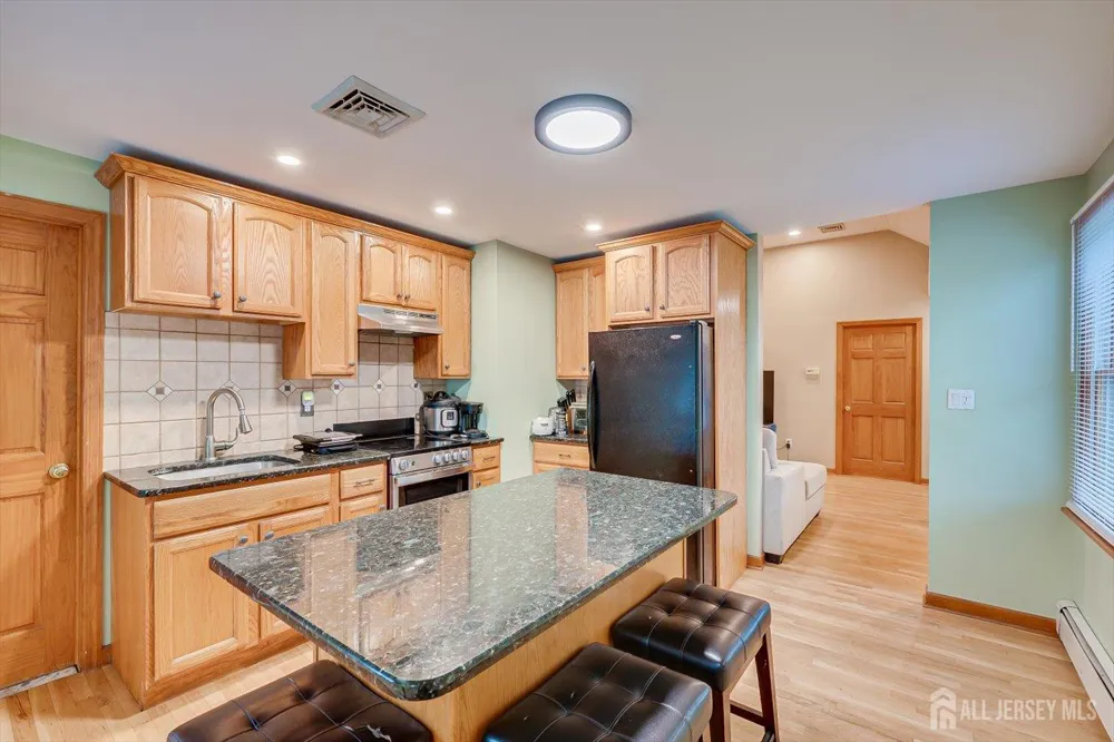122 Cortelyous Lane Franklin, NJ 08873