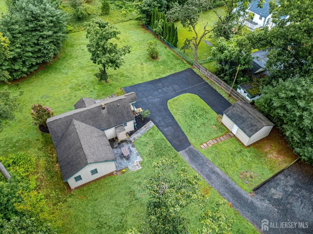 122 Cortelyous Lane Franklin, NJ 08873