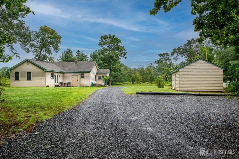 122 Cortelyous Lane Franklin, NJ 08873