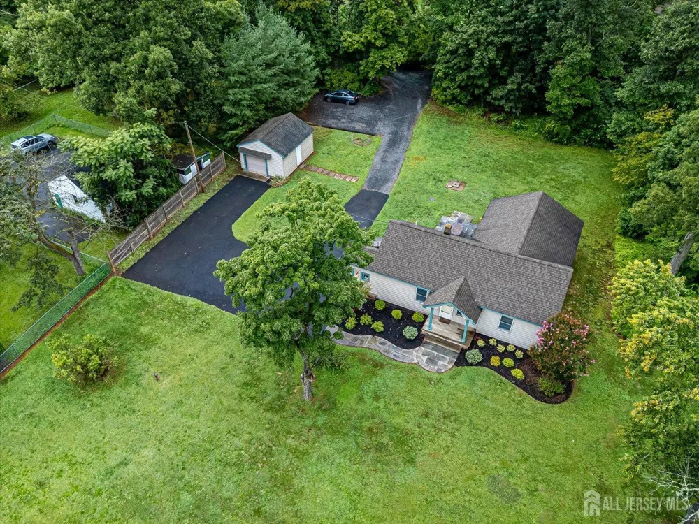 122 Cortelyous Lane Franklin, NJ 08873