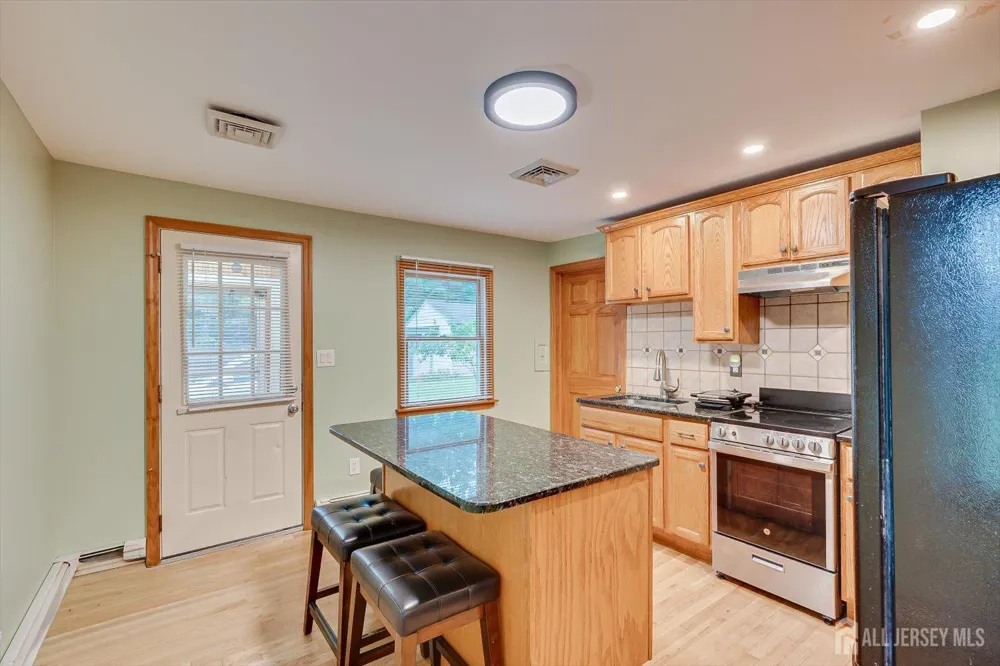 122 Cortelyous Lane Franklin, NJ 08873