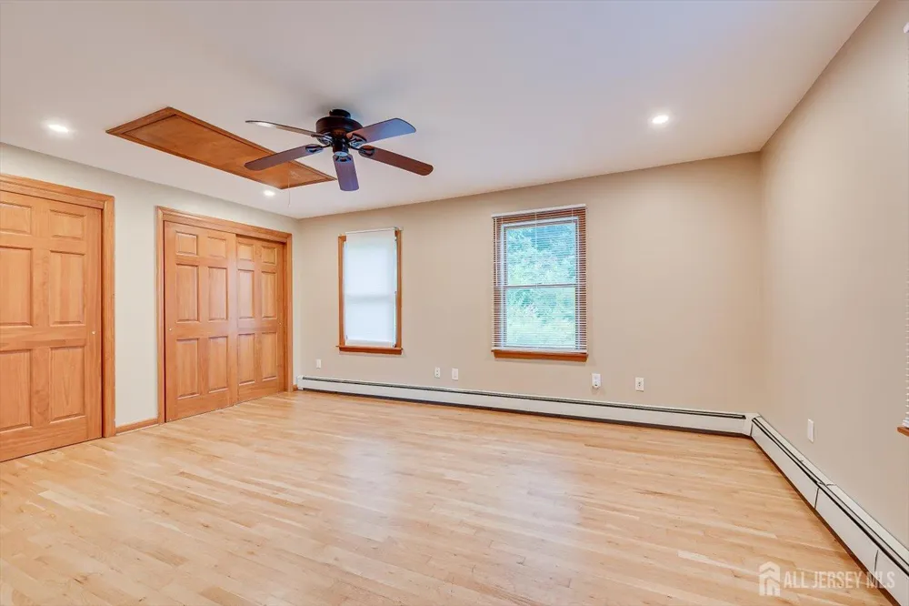 122 Cortelyous Lane Franklin, NJ 08873