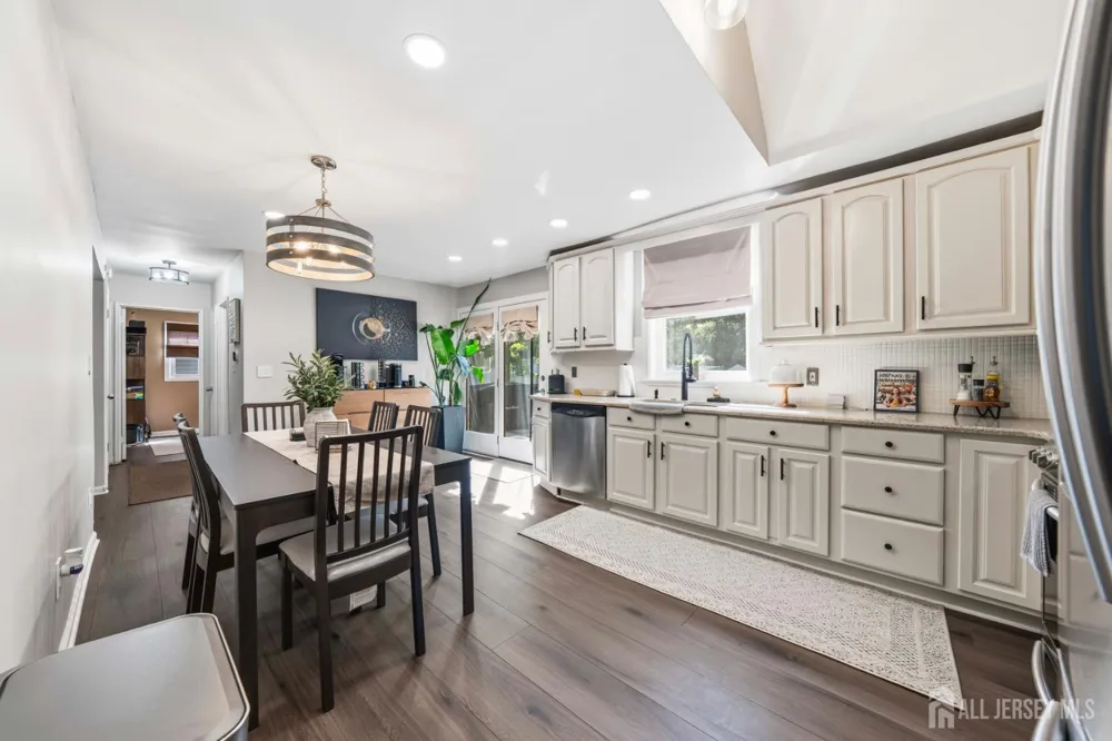 81 Lois Avenue East Brunswick, NJ 08816