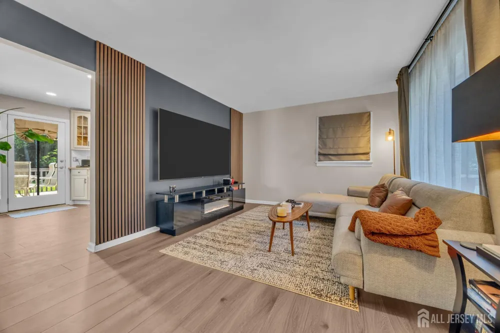 81 Lois Avenue East Brunswick, NJ 08816