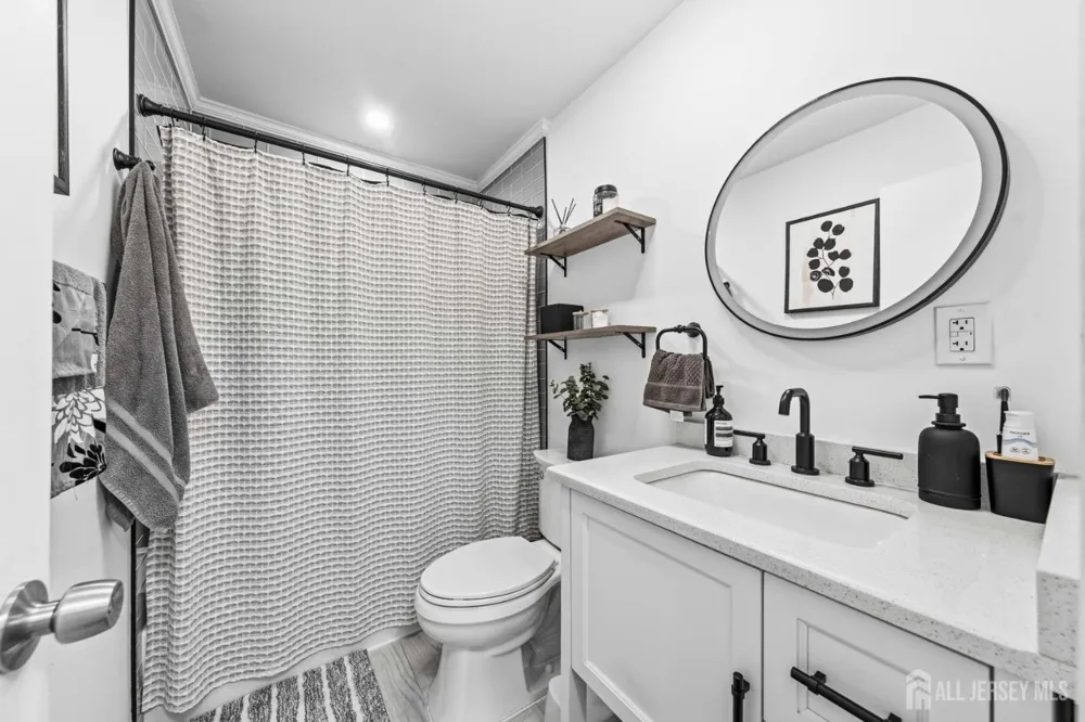 81 Lois Avenue East Brunswick, NJ 08816