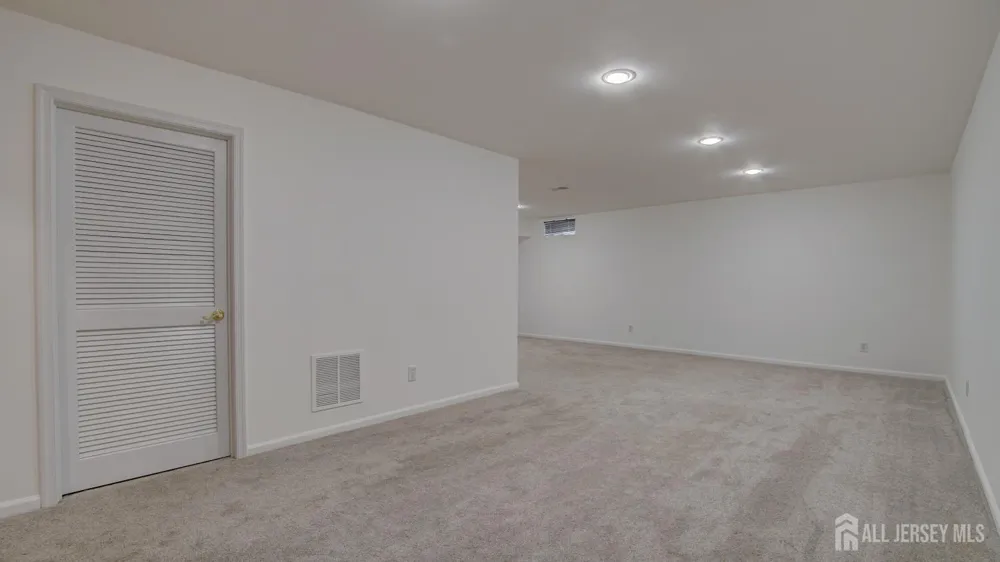118 S Shore Drive S South Amboy, NJ 08879