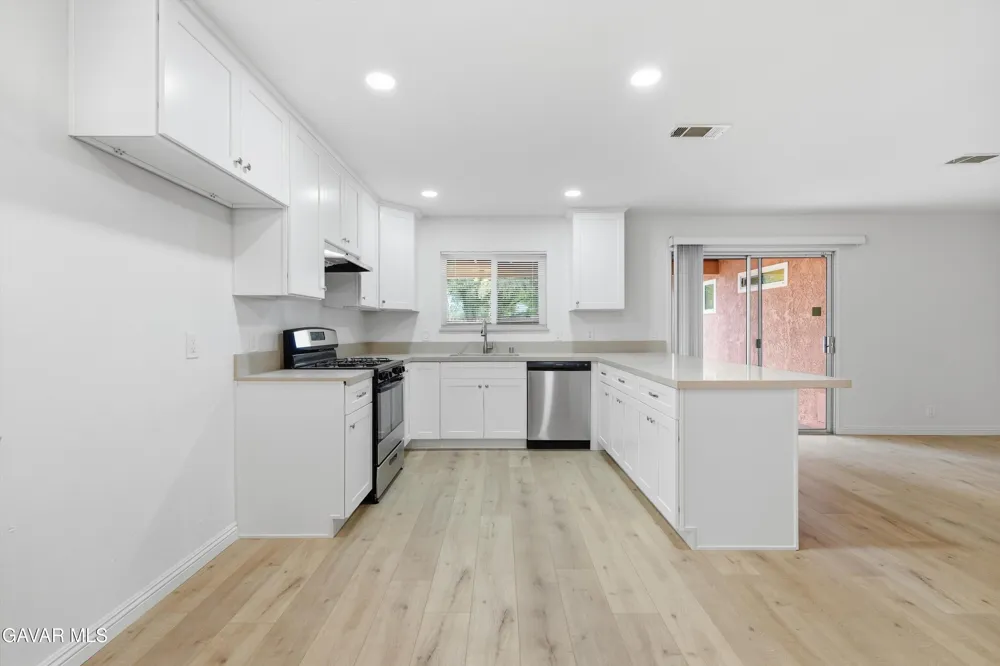 44453 Watford Ave Avenue Lancaster, CA 93535