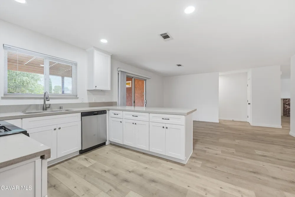 44453 Watford Ave Avenue Lancaster, CA 93535