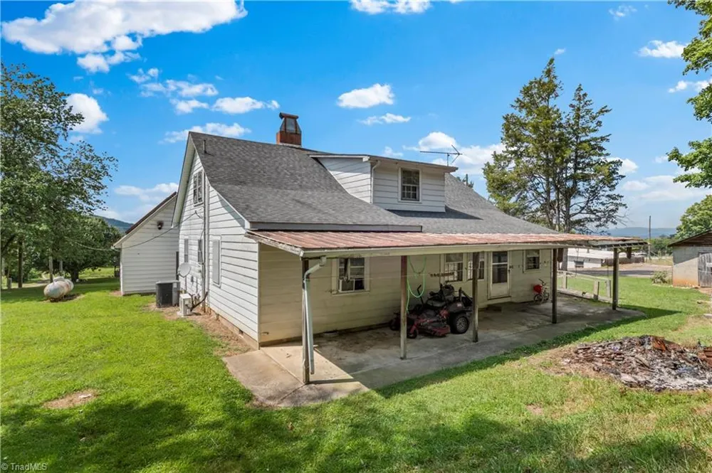 2316 Swan Creek Road Jonesville, NC 28642