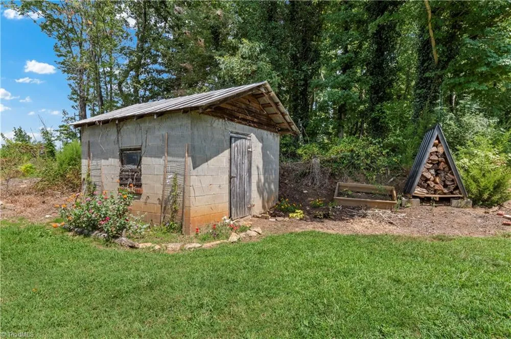 2316 Swan Creek Road Jonesville, NC 28642