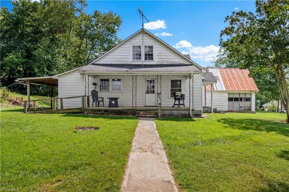 2316 Swan Creek Road Jonesville, NC 28642