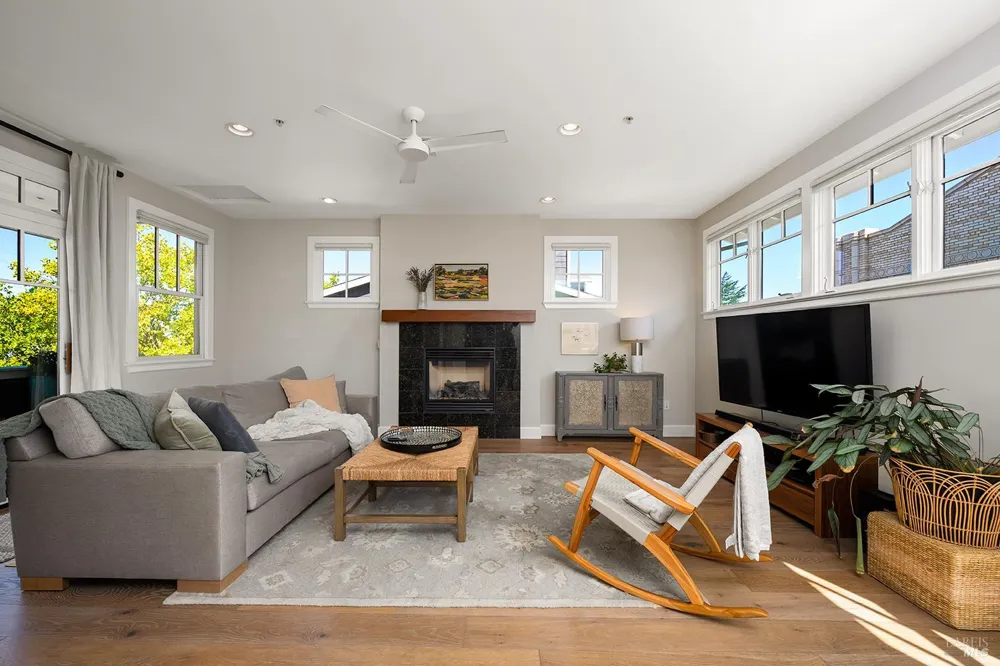 326 Liberty Street Petaluma, CA 94952