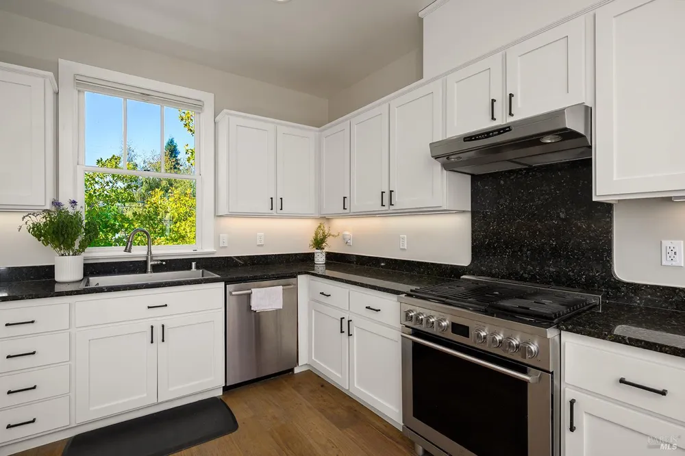 326 Liberty Street Petaluma, CA 94952
