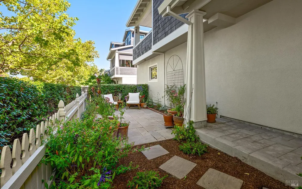 326 Liberty Street Petaluma, CA 94952