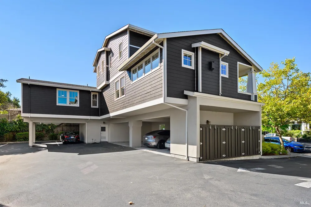 326 Liberty Street Petaluma, CA 94952