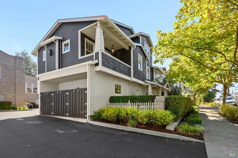 326 Liberty Street Petaluma, CA 94952