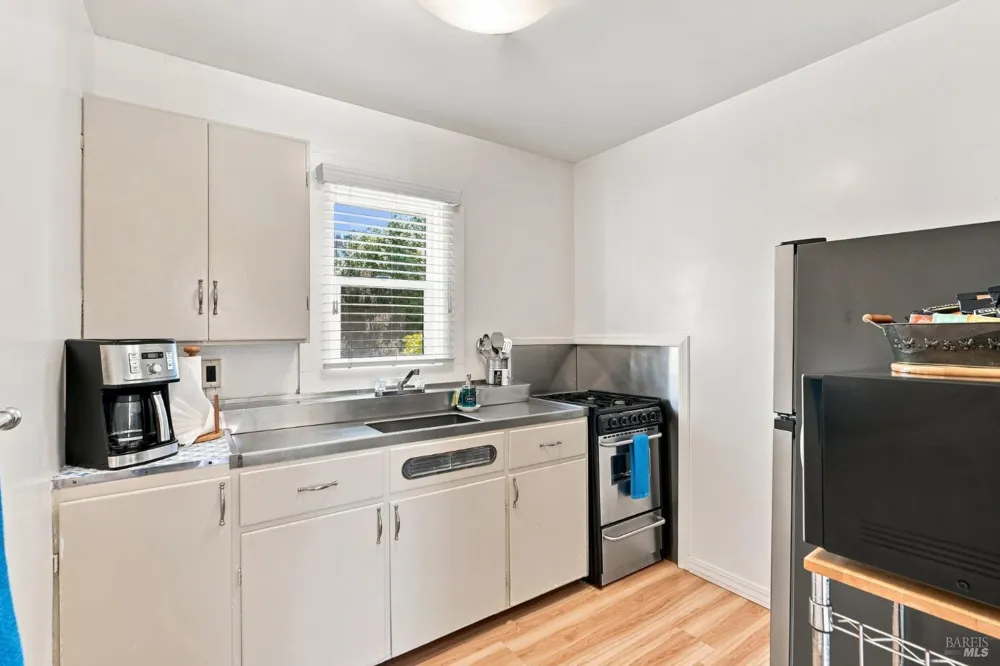 18725 Highway 1 Highway Fort Bragg, CA 95437