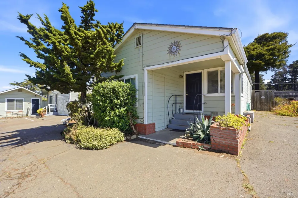 18725 Highway 1 Highway Fort Bragg, CA 95437