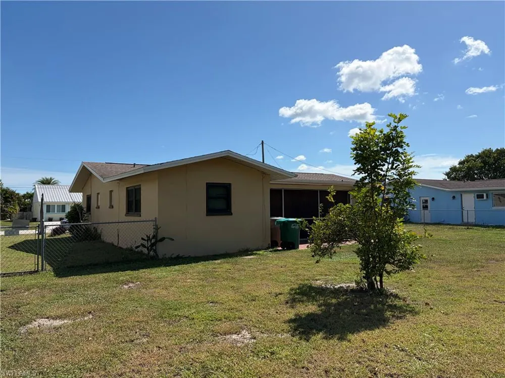 1713 NE 6th Terrace Cape Coral, FL 33909