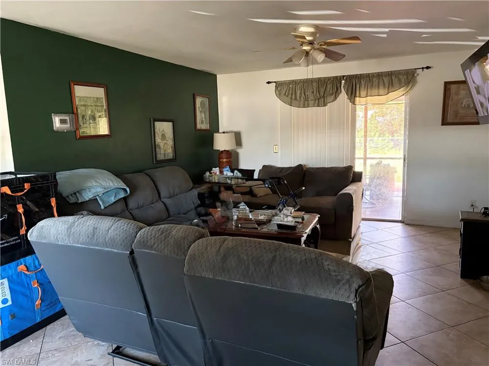 1713 NE 6th Terrace Cape Coral, FL 33909