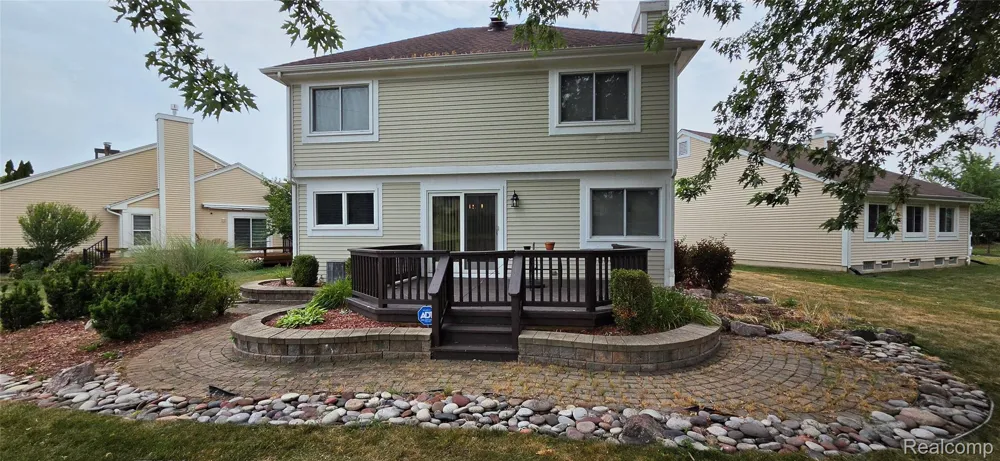 380 Huntington Court Rochester Hills City, MI 48307