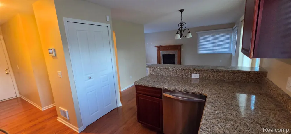 380 Huntington Court Rochester Hills City, MI 48307