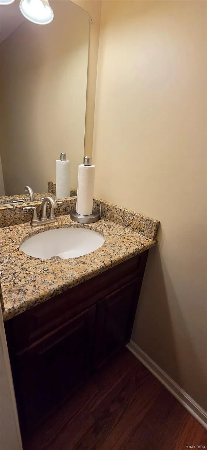 380 Huntington Court Rochester Hills City, MI 48307