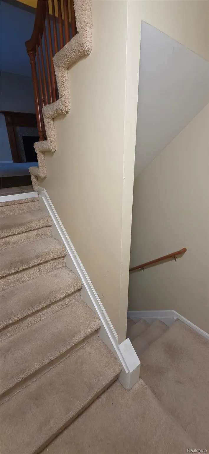 380 Huntington Court Rochester Hills City, MI 48307