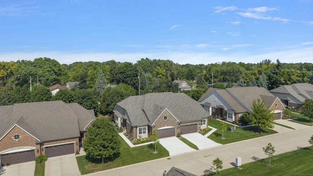 40679 Azalea Drive Clinton Charter Township, MI 48036