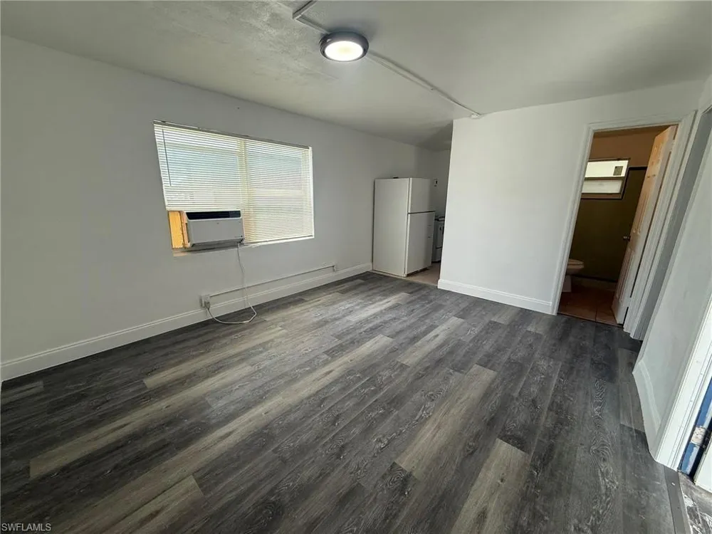 3049 2nd Street #4 Fort Myers, FL 33916