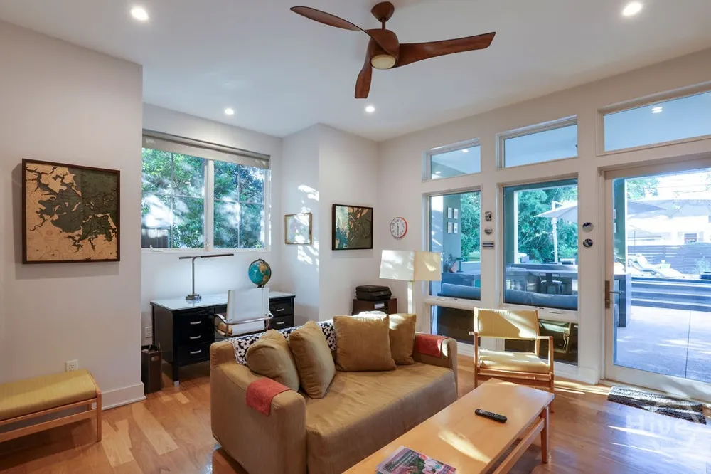 714 E Victory Drive Savannah, GA 31405