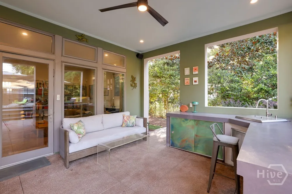 714 E Victory Drive Savannah, GA 31405
