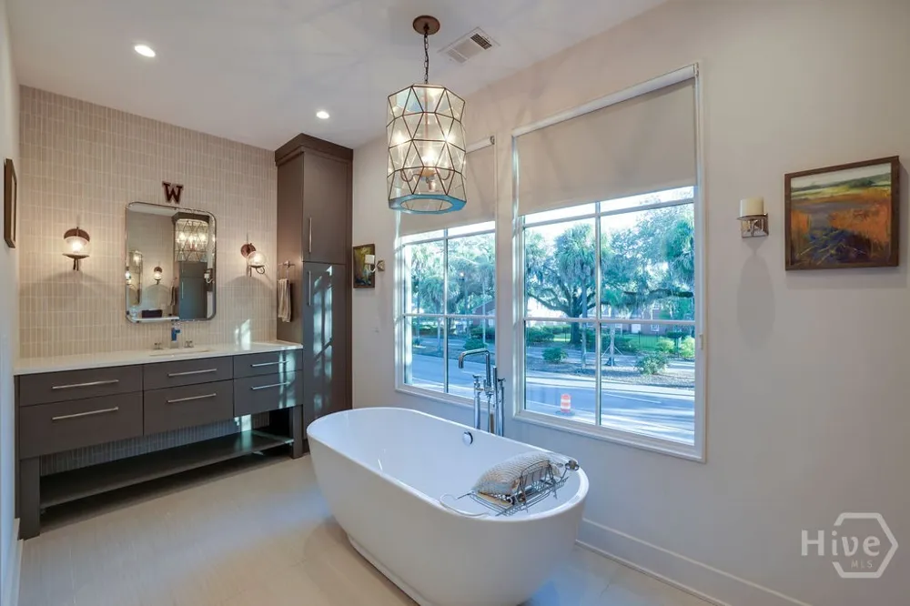 714 E Victory Drive Savannah, GA 31405