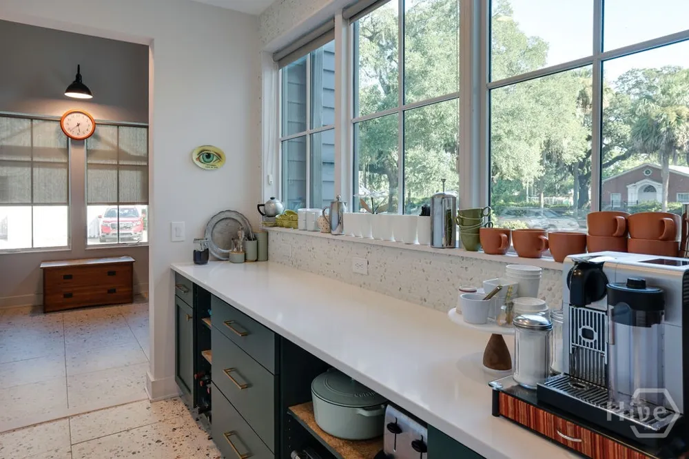 714 E Victory Drive Savannah, GA 31405